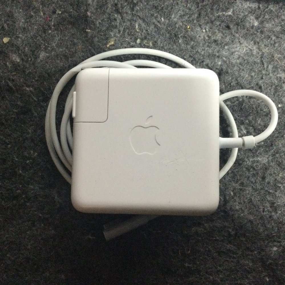 Original Apple 60W Magsafe Power Adapter